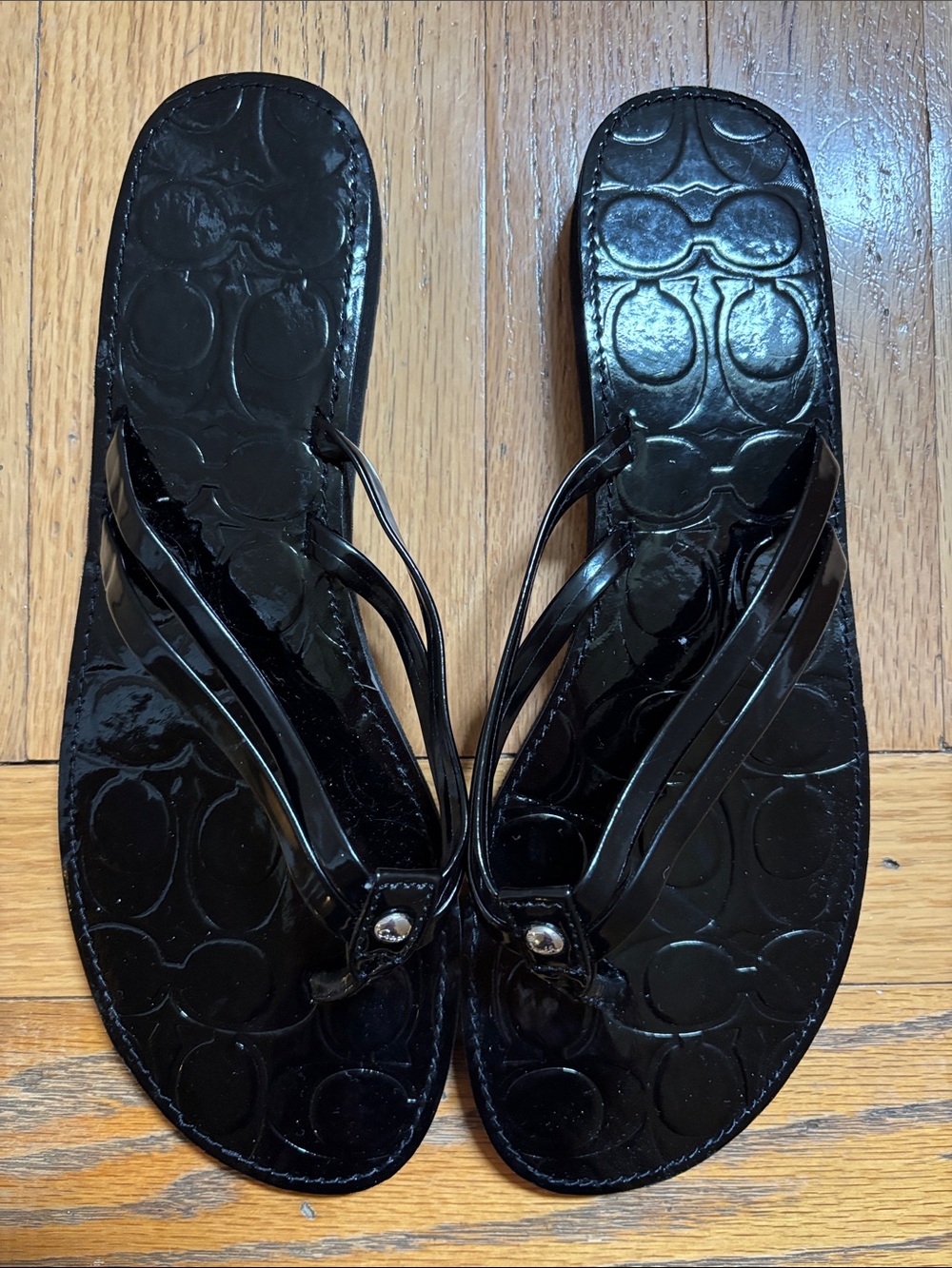 Coach Women’s Black Patent Flip Flop Sandals 8 brand new